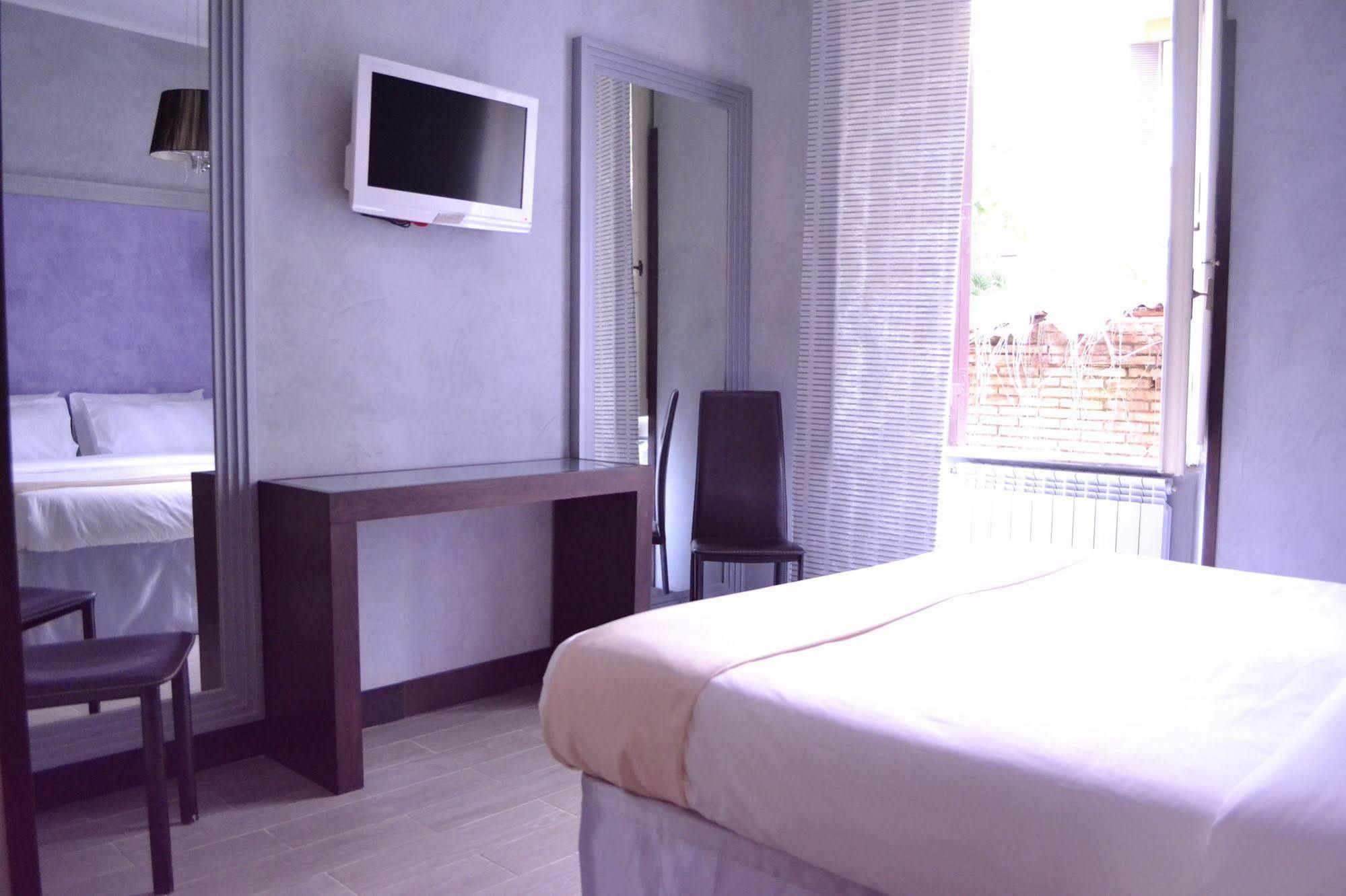 Отель Tiburtina House Рим Экстерьер фото